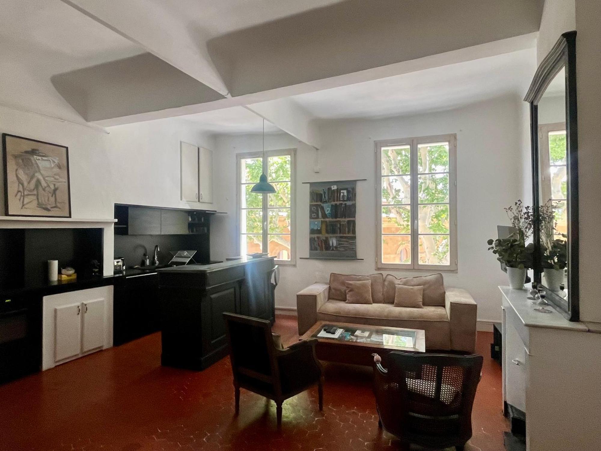Apartment Beau 3 Pieces 83 M2 Au Coeur Du Centre Historique D'aix En Provence *