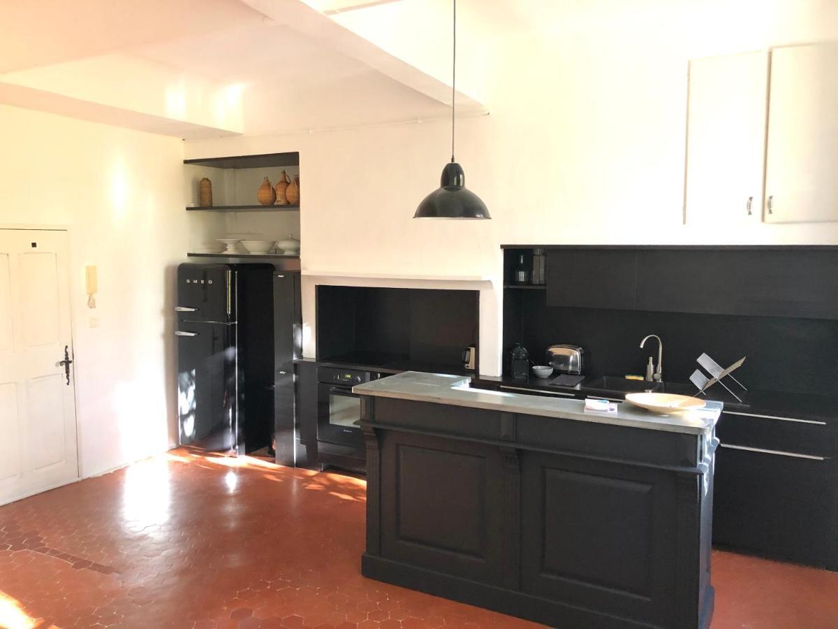 Apartment Beau 3 Pieces 83 M2 Au Coeur Du Centre Historique D'aix En Provence *