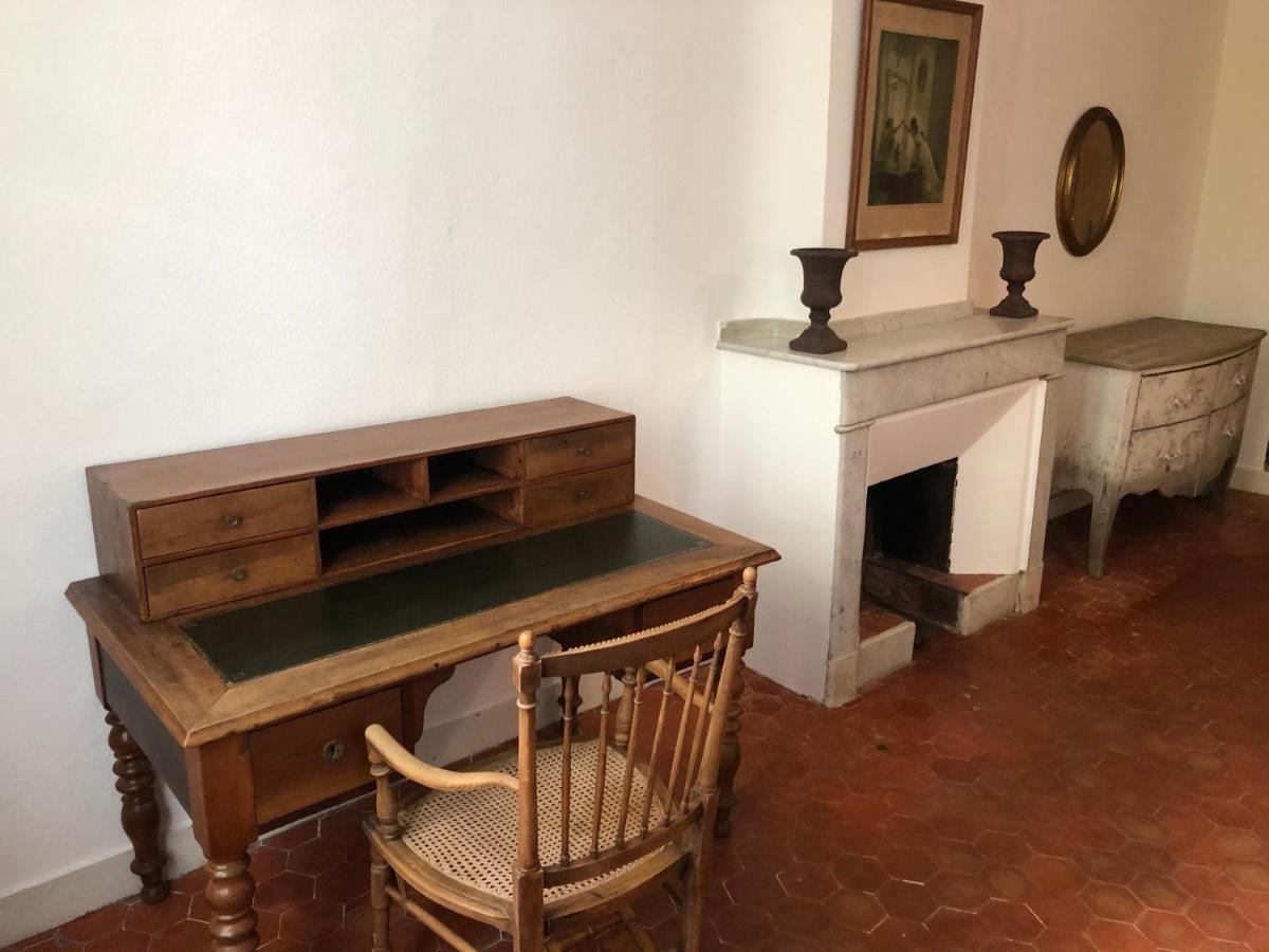 Apartment Beau 3 Pieces 83 M2 Au Coeur Du Centre Historique D'aix En Provence *